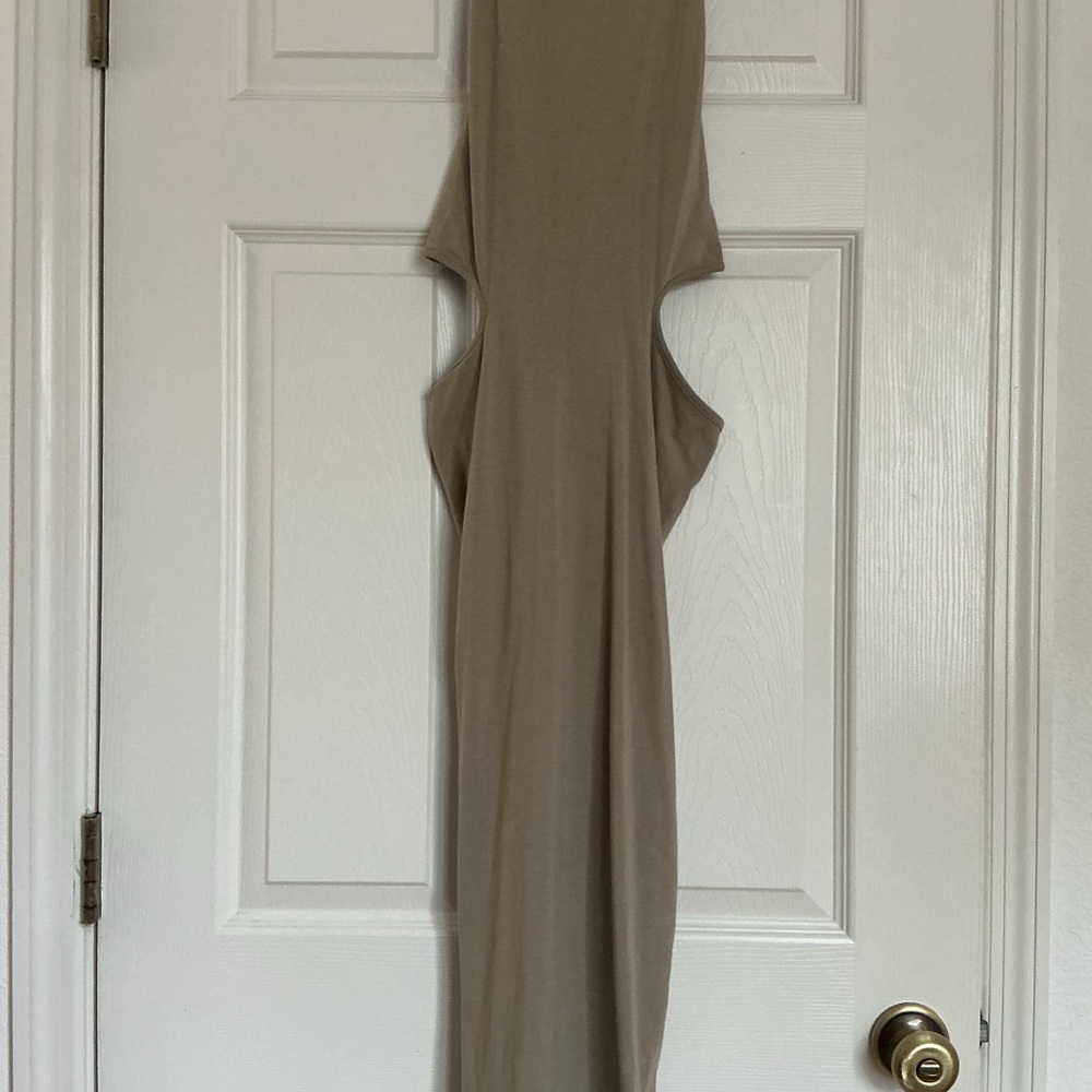 Elegant Olive Green Sleeveless Dress